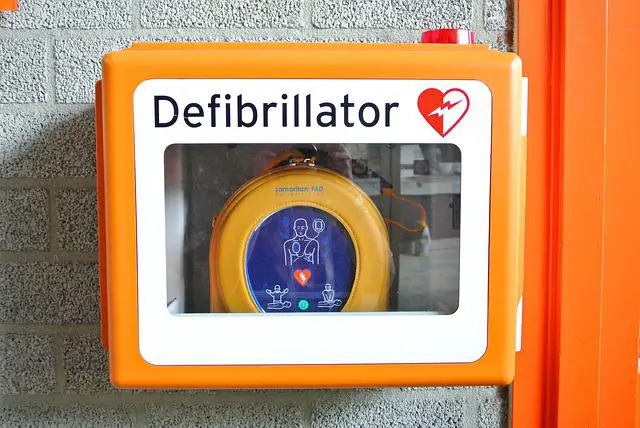 Deshalb gibt es so viele Defibrillatoren in traditionellen Casinos